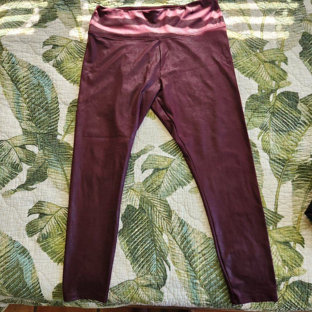 Simply Vera Faux Leather Leggings